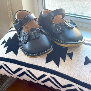 Black leather squeaker shoes size 7. Make noise when walk. *2